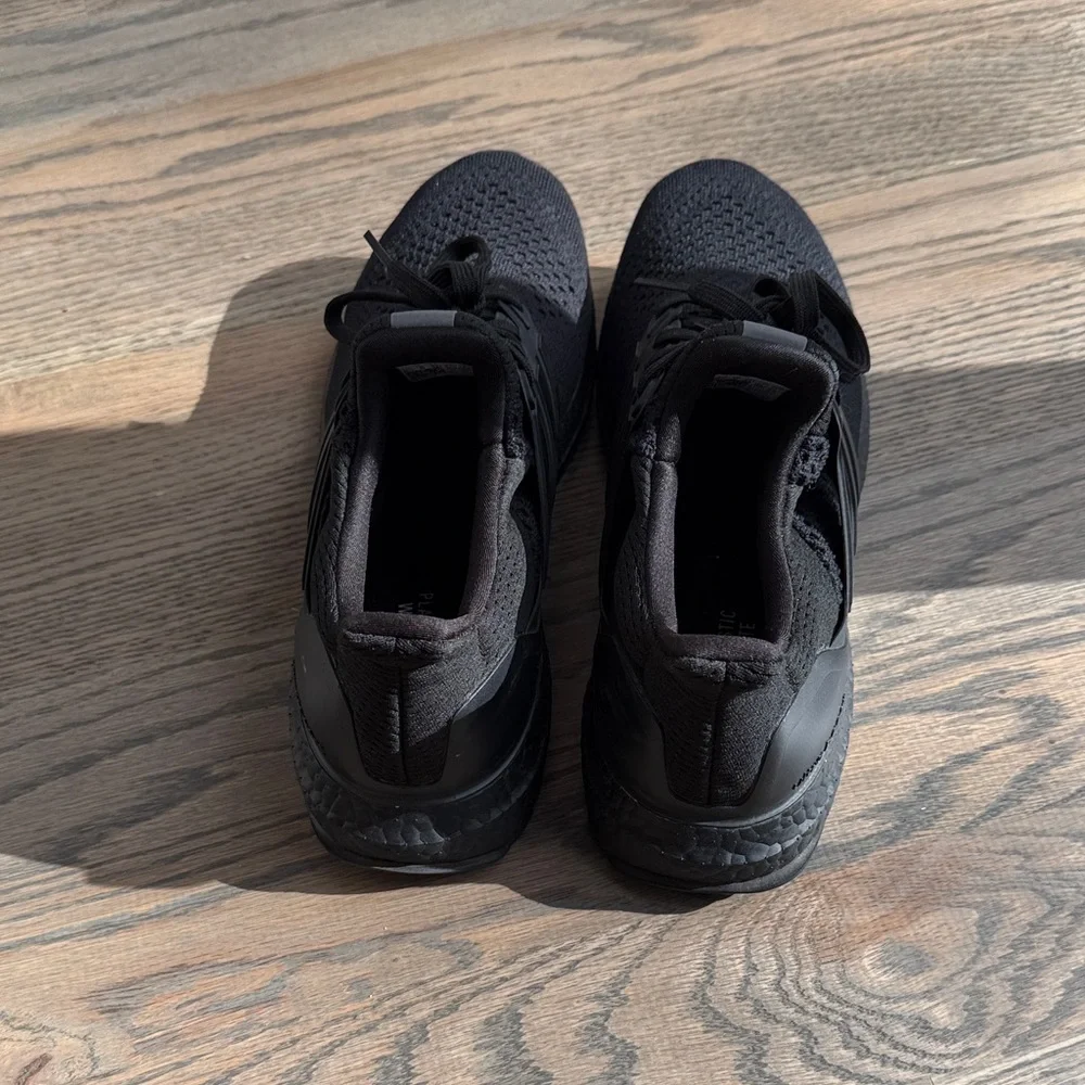 Adidas Ultraboost 1.0 Men’s 9.5 in Triple Black - Picture 5 of 6